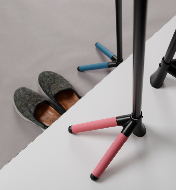 AA25 allows end users to put on shoes without bending