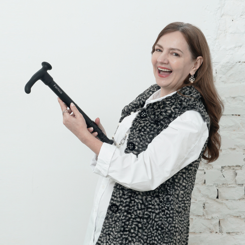 AH02 Foldable Walking Cane – Hero Shot