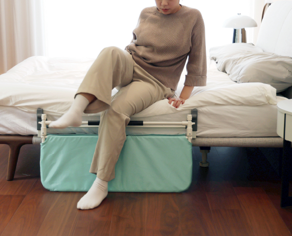 90cm Wide Opening for Unobstructed Bed Access