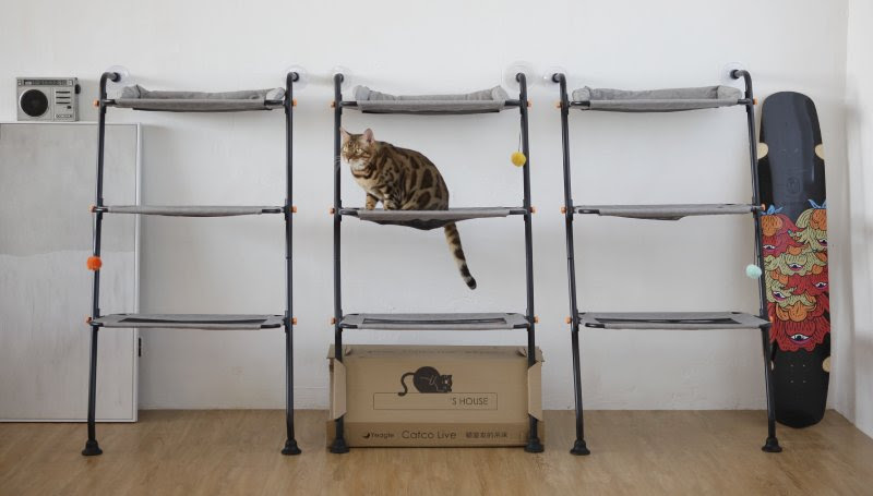 Anti-Slip Foot Pads at Base